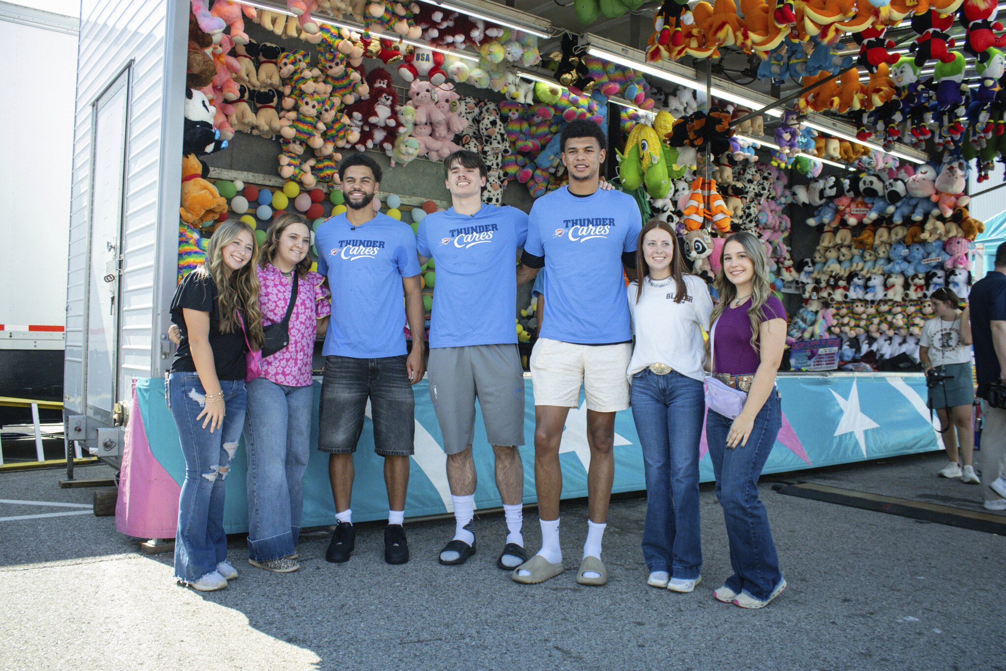 席俄城博览, 场均得到, 并品尝特色