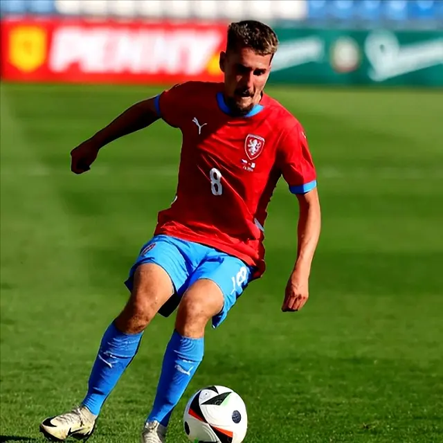 坚持, 足球不仅是