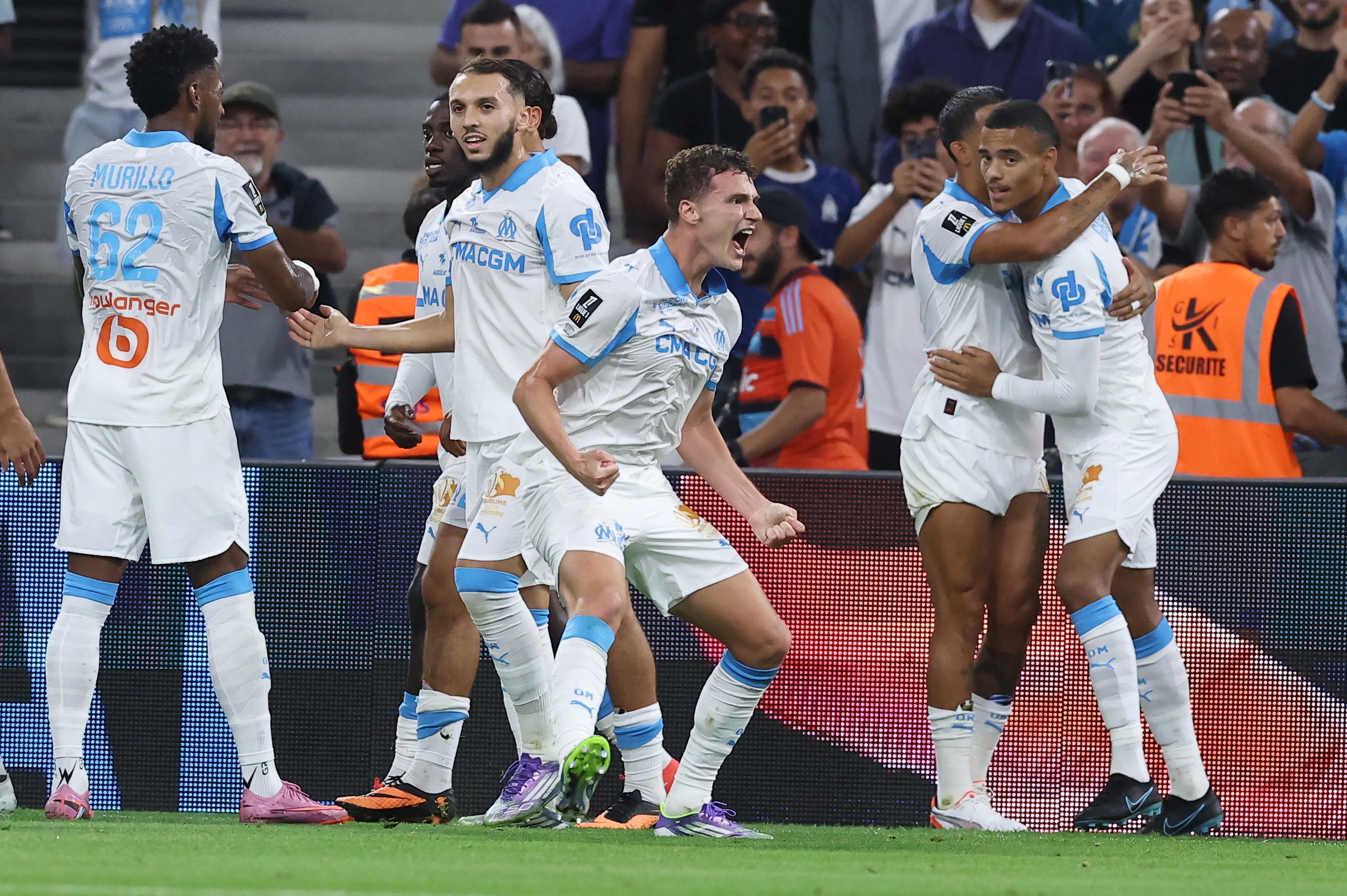 非常出色的, stron