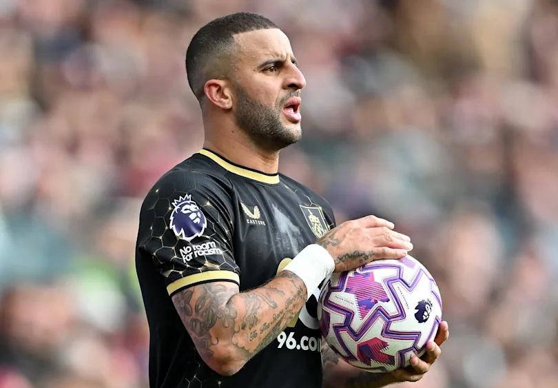 在球队陷入, 久转会至伯